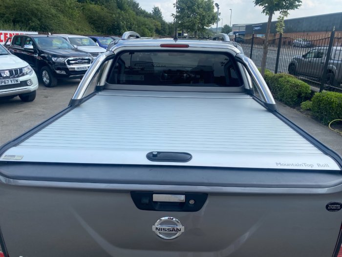 Nissan Navara Double Cab Pick Up Tekna 2.3dCi 190 4WD Auto Pick Up Diesel Grey