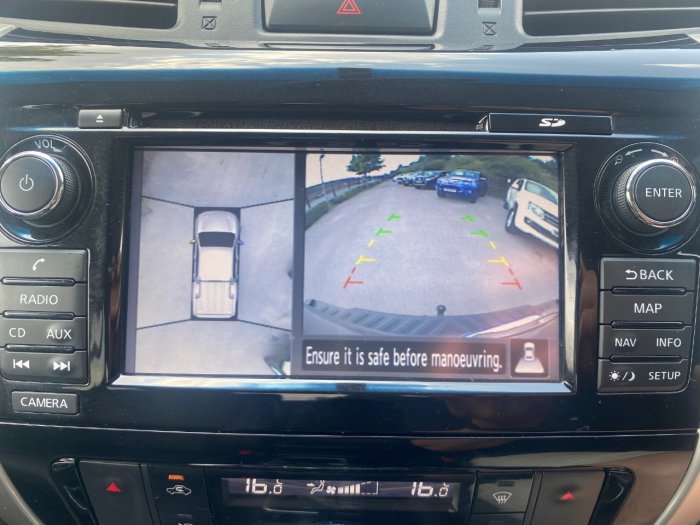 Nissan Navara Double Cab Pick Up Tekna 2.3dCi 190 4WD Auto Pick Up Diesel Grey