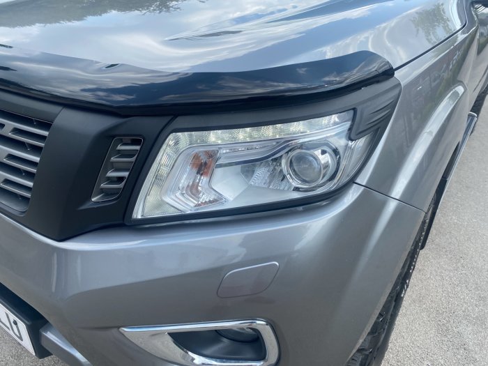 Nissan Navara Double Cab Pick Up Tekna 2.3dCi 190 4WD Auto Pick Up Diesel Grey