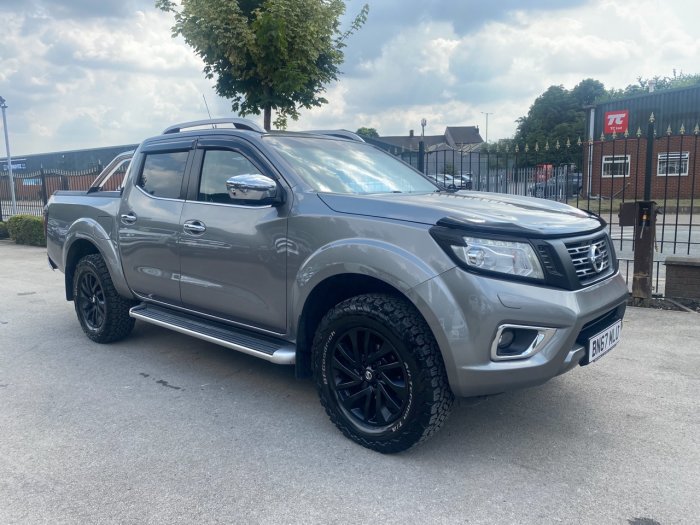 Nissan Navara Double Cab Pick Up Tekna 2.3dCi 190 4WD Auto Pick Up Diesel Grey