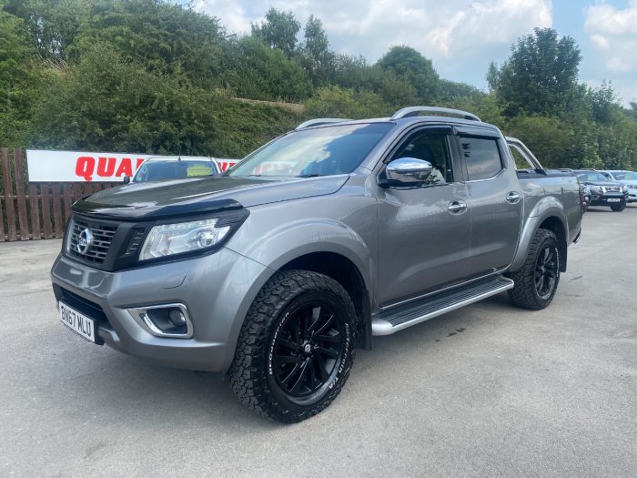 Nissan Navara Double Cab Pick Up Tekna 2.3dCi 190 4WD Auto Pick Up Diesel Grey