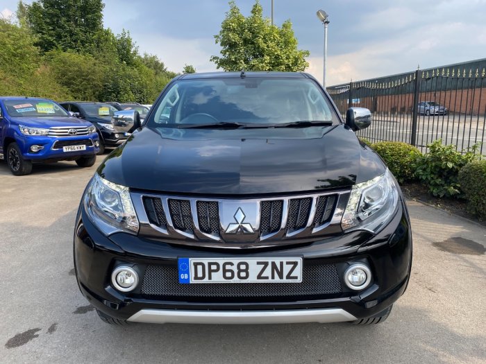 Mitsubishi L200 2.4 Double Cab DI-D 178 Barbarian 4WD Auto Pick Up Diesel Black