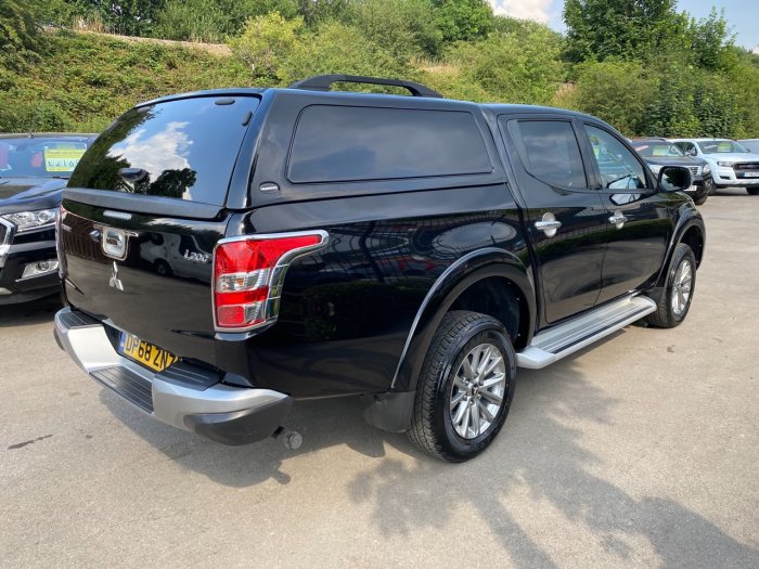 Mitsubishi L200 2.4 Double Cab DI-D 178 Barbarian 4WD Auto Pick Up Diesel Black
