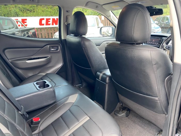Mitsubishi L200 2.4 Double Cab DI-D 178 Barbarian 4WD Auto Pick Up Diesel Black