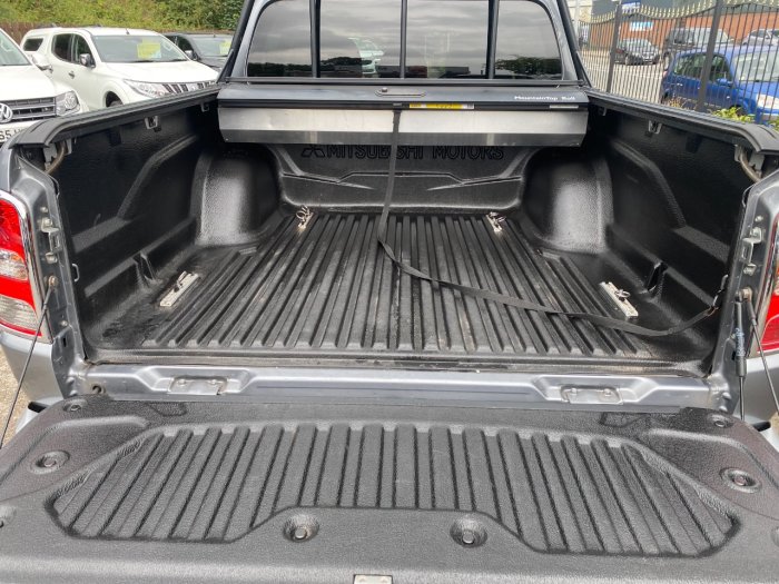 Mitsubishi L200 2.4 Double Cab DI-D 178 Barbarian 4WD Pick Up Diesel Grey
