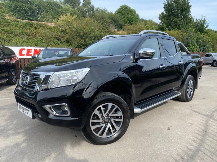 Nissan Navara Double Cab Pick Up Tekna 2.3dCi 190 4WD Pick Up Diesel Black