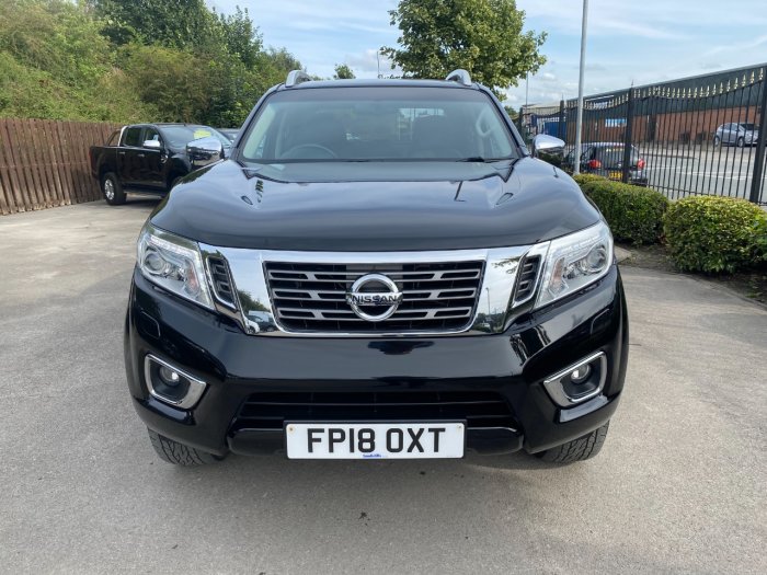Nissan Navara Double Cab Pick Up Tekna 2.3dCi 190 4WD Pick Up Diesel Black