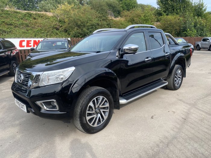Nissan Navara Double Cab Pick Up Tekna 2.3dCi 190 4WD Pick Up Diesel Black