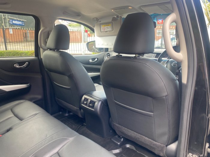 Nissan Navara Double Cab Pick Up Tekna 2.3dCi 190 4WD Pick Up Diesel Black