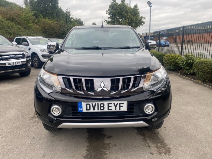 Mitsubishi L200 2.4 Double Cab DI-D 178 Titan 4WD Pick Up Diesel Black