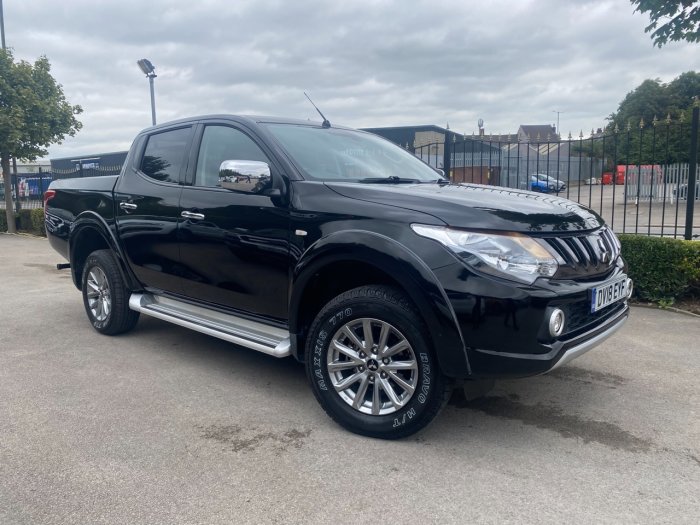 Mitsubishi L200 2.4 Double Cab DI-D 178 Titan 4WD Pick Up Diesel Black