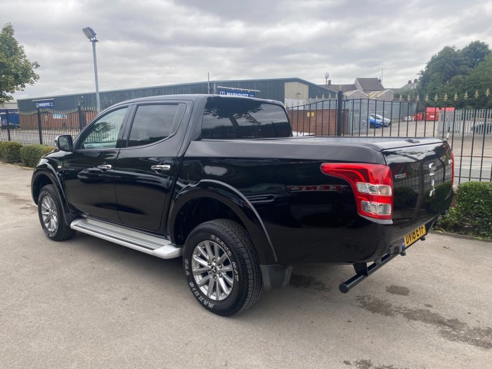 Mitsubishi L200 2.4 Double Cab DI-D 178 Titan 4WD Pick Up Diesel Black