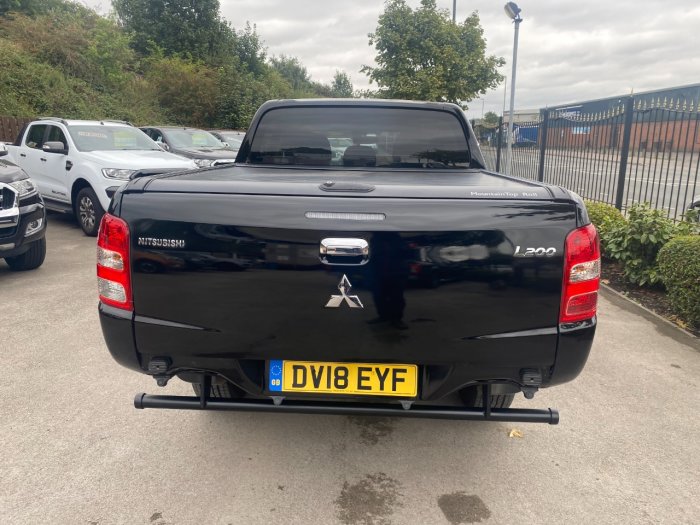 Mitsubishi L200 2.4 Double Cab DI-D 178 Titan 4WD Pick Up Diesel Black