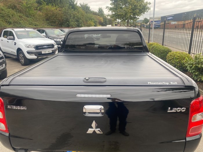 Mitsubishi L200 2.4 Double Cab DI-D 178 Titan 4WD Pick Up Diesel Black