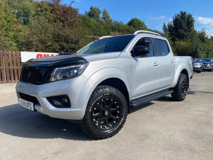 Nissan Navara Double Cab Pick Up Tekna 2.3dCi 190 4WD Auto Pick Up Diesel Silver