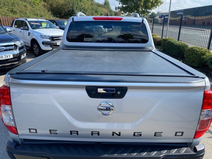Nissan Navara Double Cab Pick Up Tekna 2.3dCi 190 4WD Auto Pick Up Diesel Silver