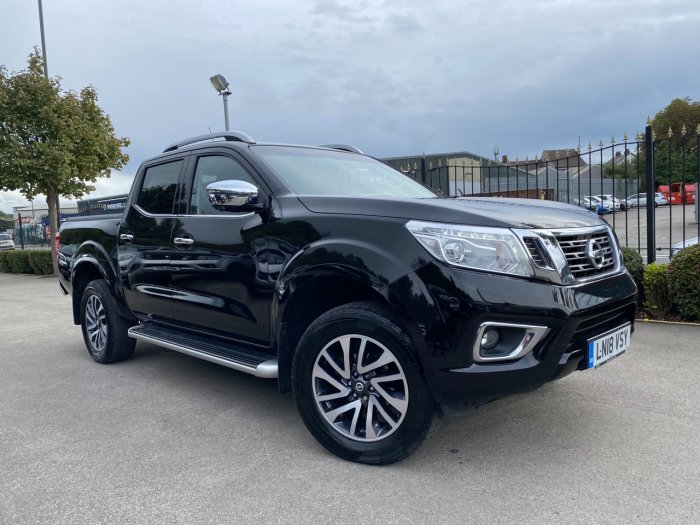 Nissan Navara Double Cab Pick Up Tekna 2.3dCi 190 4WD Auto Pick Up Diesel Black