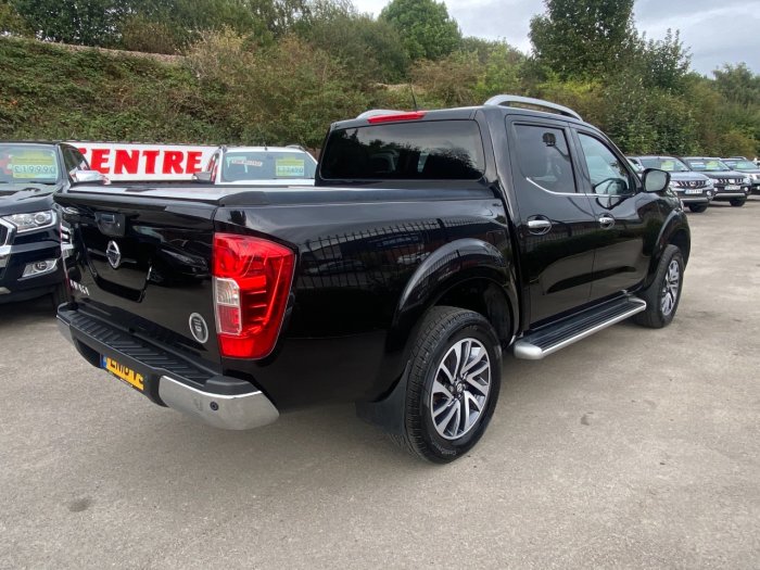 Nissan Navara Double Cab Pick Up Tekna 2.3dCi 190 4WD Auto Pick Up Diesel Black