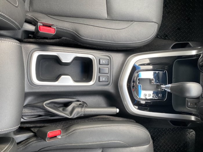 Nissan Navara Double Cab Pick Up Tekna 2.3dCi 190 4WD Auto Pick Up Diesel Black