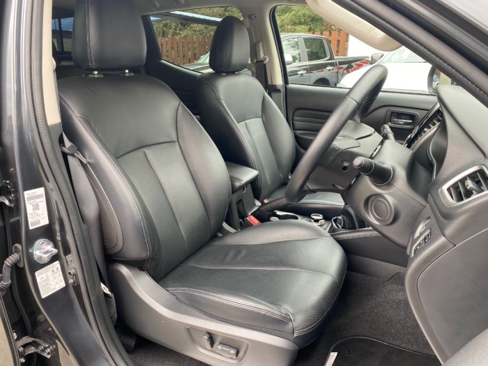 Mitsubishi L200 2.3 Double Cab DI-D 150 Barbarian 4WD Pick Up Diesel Grey