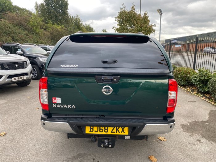 Nissan Navara Double Cab Pick Up Tekna 2.3dCi 190 4WD Auto Pick Up Diesel Green