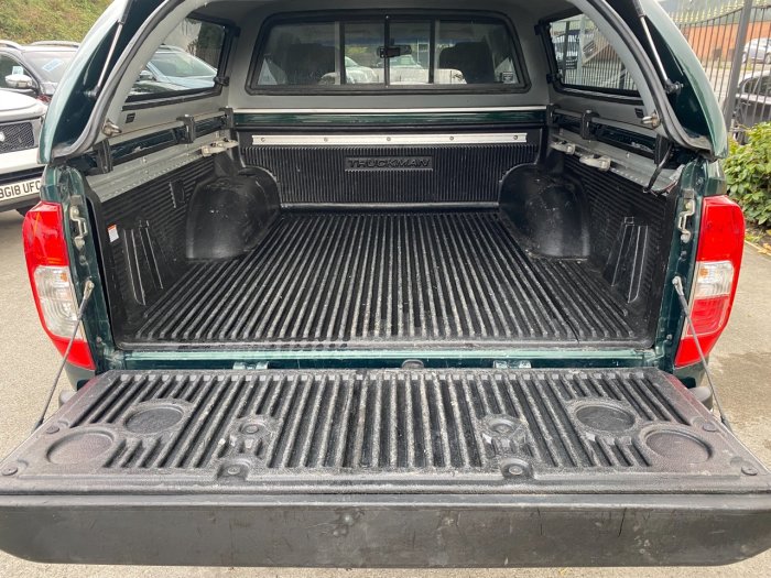 Nissan Navara Double Cab Pick Up Tekna 2.3dCi 190 4WD Auto Pick Up Diesel Green