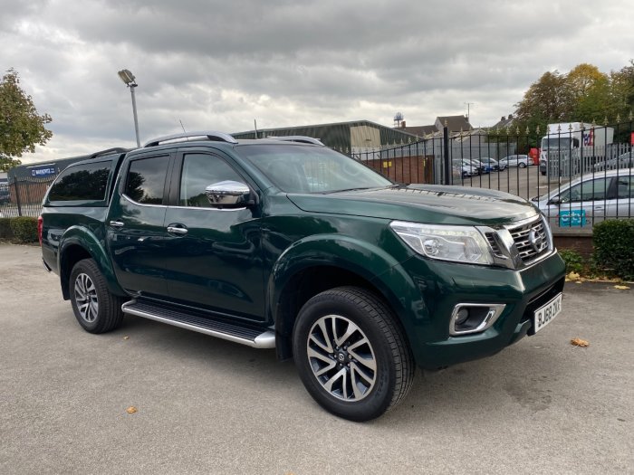 Nissan Navara Double Cab Pick Up Tekna 2.3dCi 190 4WD Auto Pick Up Diesel Green