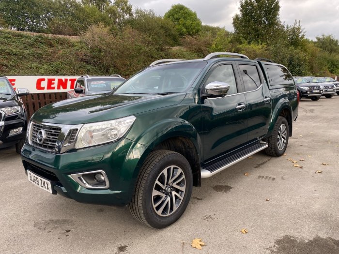 Nissan Navara Double Cab Pick Up Tekna 2.3dCi 190 4WD Auto Pick Up Diesel Green
