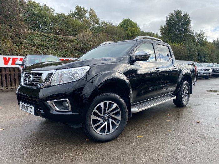 Nissan Navara Double Cab Pick Up Tekna 2.3dCi 190 4WD Pick Up Diesel Black