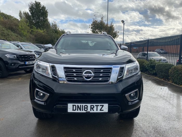 Nissan Navara Double Cab Pick Up Tekna 2.3dCi 190 4WD Pick Up Diesel Black