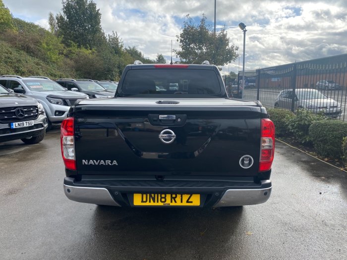Nissan Navara Double Cab Pick Up Tekna 2.3dCi 190 4WD Pick Up Diesel Black