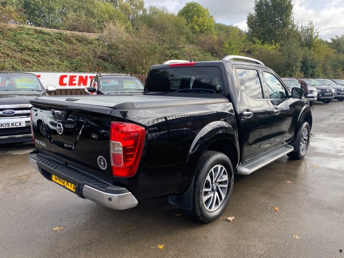 Nissan Navara Double Cab Pick Up Tekna 2.3dCi 190 4WD Pick Up Diesel Black