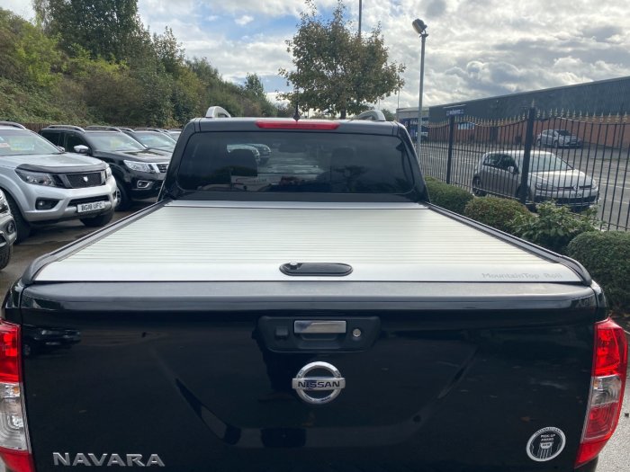 Nissan Navara Double Cab Pick Up Tekna 2.3dCi 190 4WD Pick Up Diesel Black