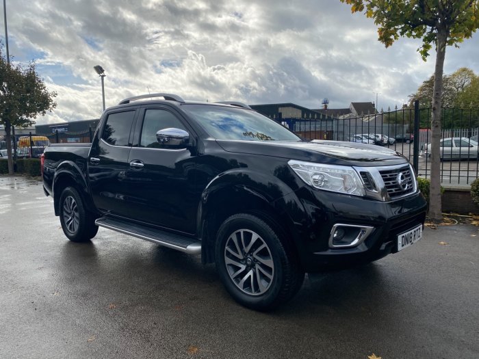 Nissan Navara Double Cab Pick Up Tekna 2.3dCi 190 4WD Pick Up Diesel Black