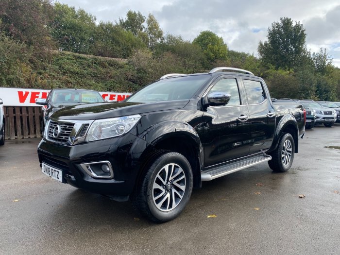 Nissan Navara Double Cab Pick Up Tekna 2.3dCi 190 4WD Pick Up Diesel Black