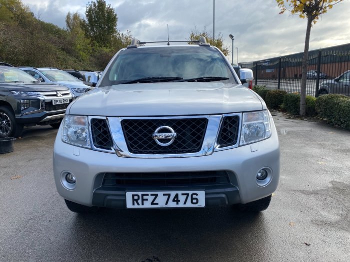 Nissan Navara 2.5 NAVARA TEKNA DCI Pick Up Diesel Silver
