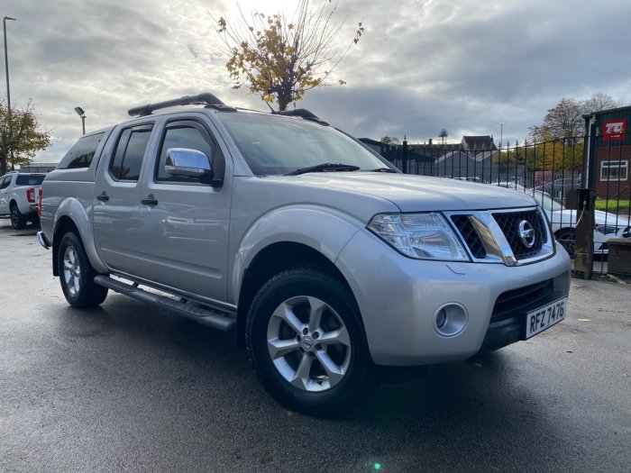 Nissan Navara 2.5 NAVARA TEKNA DCI Pick Up Diesel Silver