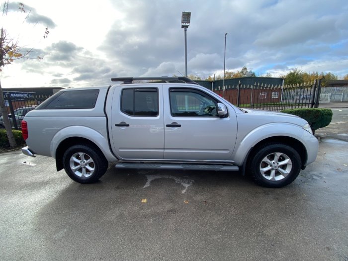 Nissan Navara 2.5 NAVARA TEKNA DCI Pick Up Diesel Silver