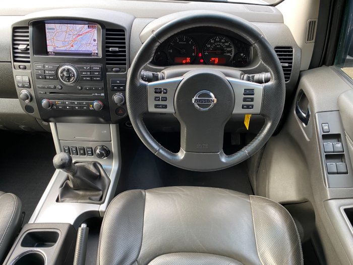 Nissan Navara 2.5 NAVARA TEKNA DCI Pick Up Diesel Silver