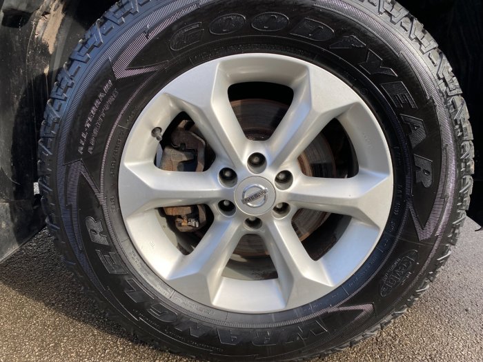 Nissan Navara 2.5 NAVARA TEKNA DCI Pick Up Diesel Silver