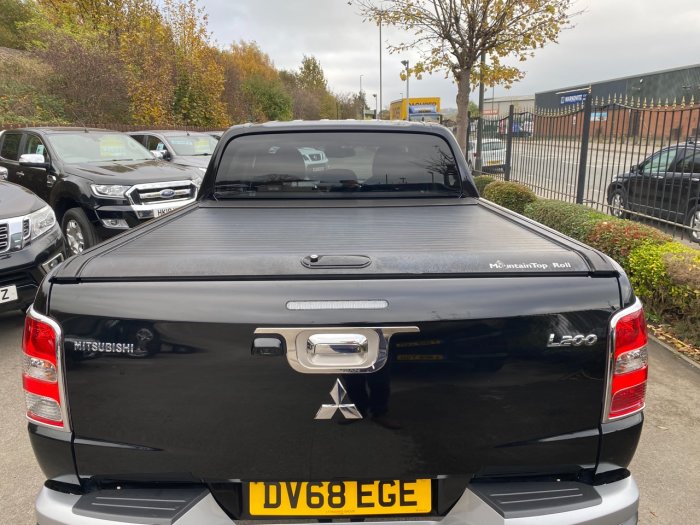Mitsubishi L200 2.4 Double Cab DI-D 178 Barbarian 4WD Auto Pick Up Diesel Black