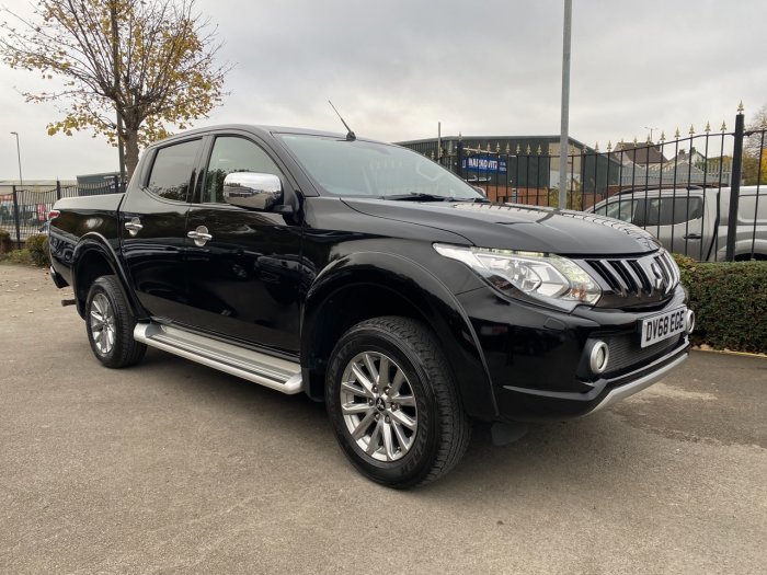 Mitsubishi L200 2.4 Double Cab DI-D 178 Barbarian 4WD Auto Pick Up Diesel Black