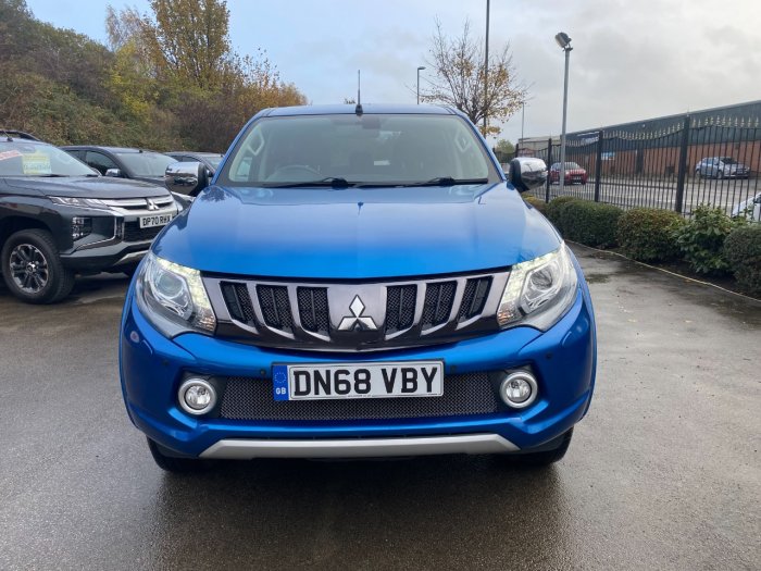 Mitsubishi L200 2.4 Double Cab DI-D 178 Barbarian 4WD Pick Up Diesel Blue