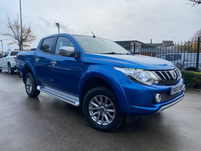 Mitsubishi L200 2.4 Double Cab DI-D 178 Barbarian 4WD Pick Up Diesel Blue