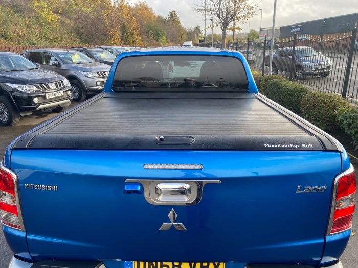 Mitsubishi L200 2.4 Double Cab DI-D 178 Barbarian 4WD Pick Up Diesel Blue
