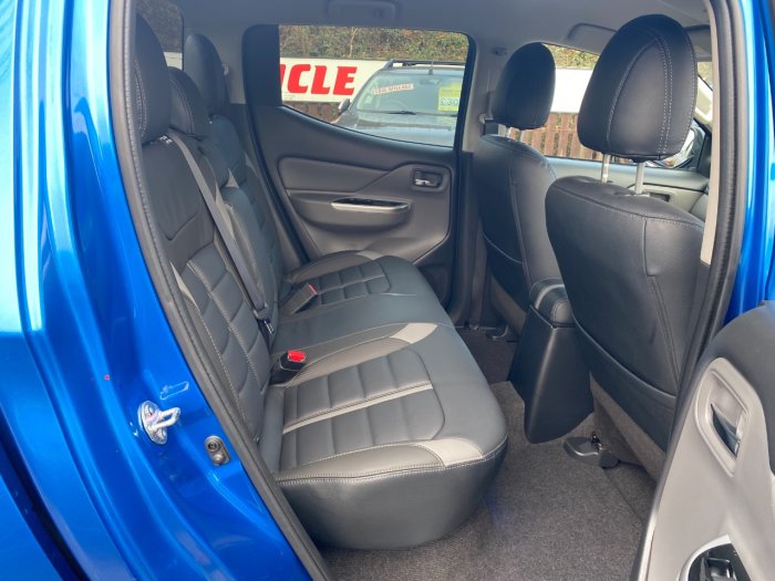 Mitsubishi L200 2.4 Double Cab DI-D 178 Barbarian 4WD Pick Up Diesel Blue