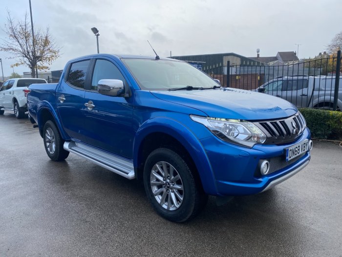 Mitsubishi L200 2.4 Double Cab DI-D 178 Barbarian 4WD Pick Up Diesel Blue