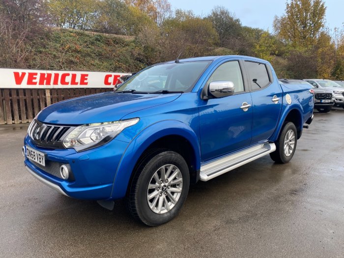 Mitsubishi L200 2.4 Double Cab DI-D 178 Barbarian 4WD Pick Up Diesel Blue