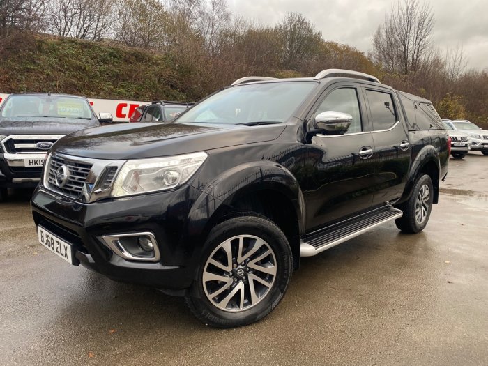 Nissan Navara Double Cab Pick Up Tekna 2.3dCi 190 4WD Pick Up Diesel Black