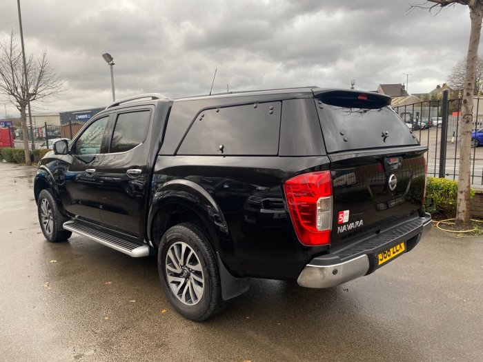 Nissan Navara Double Cab Pick Up Tekna 2.3dCi 190 4WD Pick Up Diesel Black